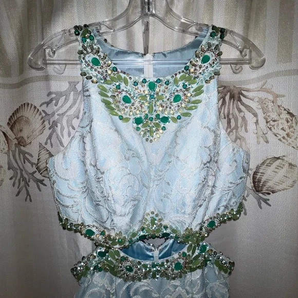 Tiffany Ivory Dress - Picture 5 of 7